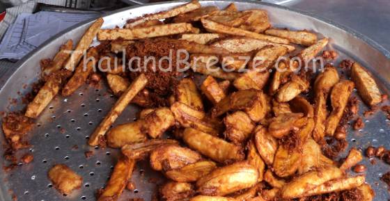 This is what Thai deep fried bananas look like when it's done.