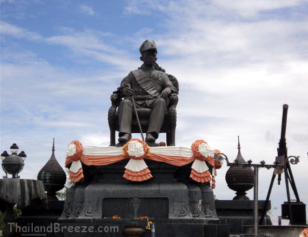 The statue of King Mongkut at the Science Center in Waghor, Prachuap.