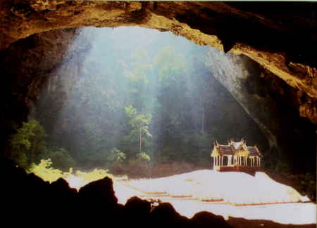 Visit Kuha Karuhas pavilion at Khao Sam Roi Yod National Park in Prachuap.