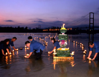 Celebrate the loy kratong festival in Taak, Thailand 