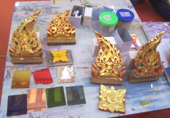 Gilding and glass decorating in Thailand