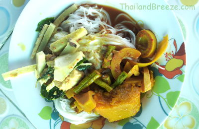 Fresh Thai rice noodles with green curry.