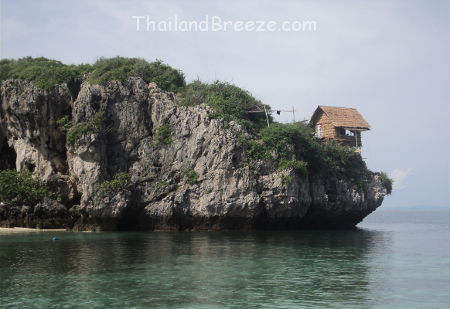 Thaisi island is part of Hat Wanakon National Park and offers shallow-water snorkeling.